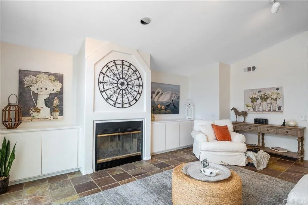 https://cdn.realtyfeed.com/cdn/127/306794199/87cce7d638bf407bb47b05478a82f7c7.webp