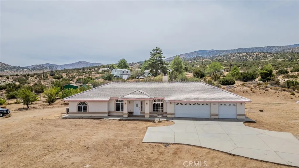 Pinon Hills, CA 92372