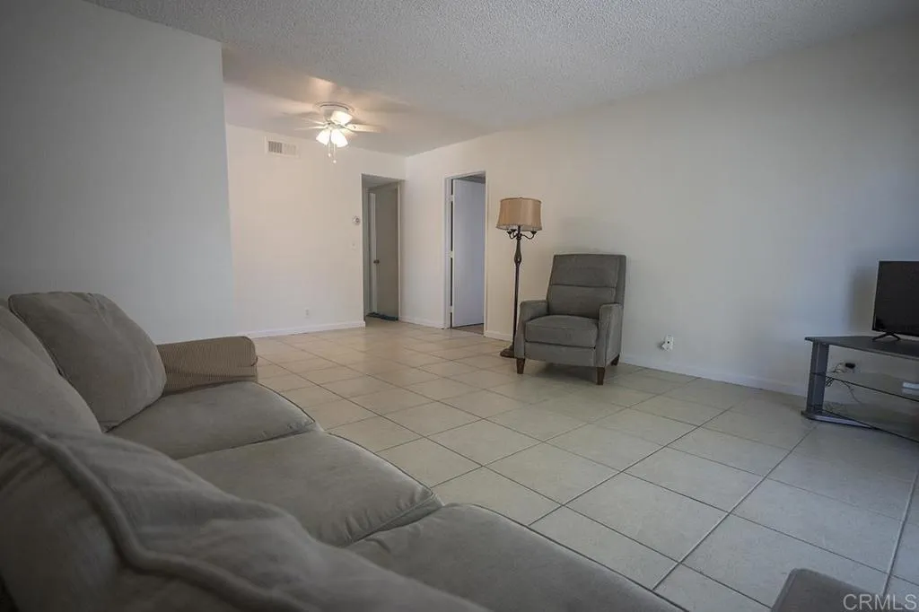 355 Calle Mariposa, Oceanside, CA 92057 - Photo 5 of 13, Oceanside, CA