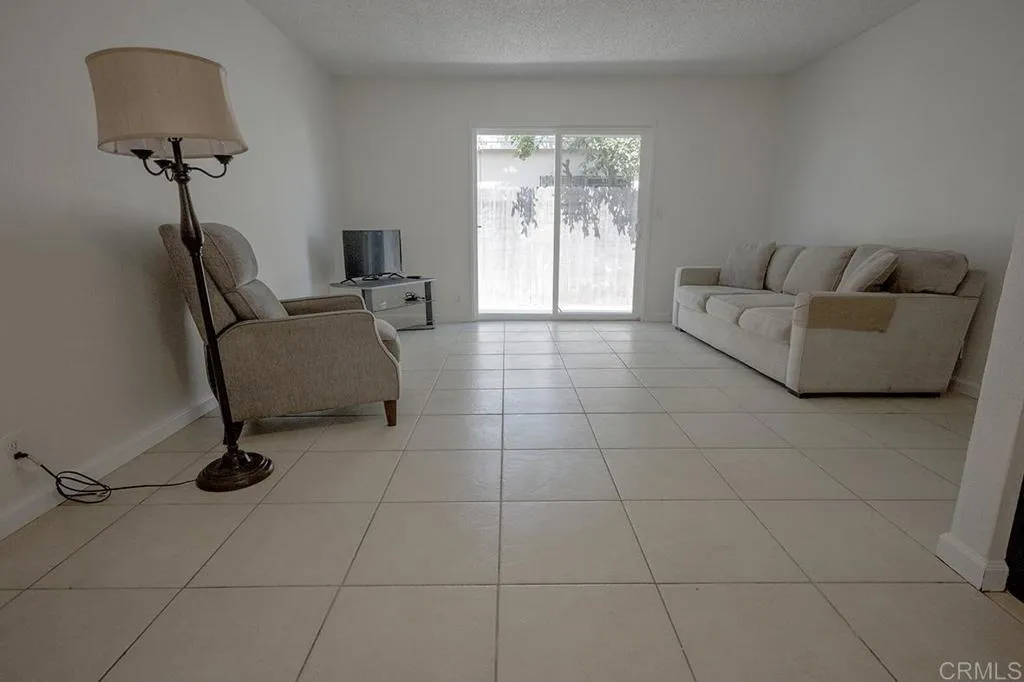 355 Calle Mariposa, Oceanside, CA 92057 - Photo 3 of 13, Oceanside, CA