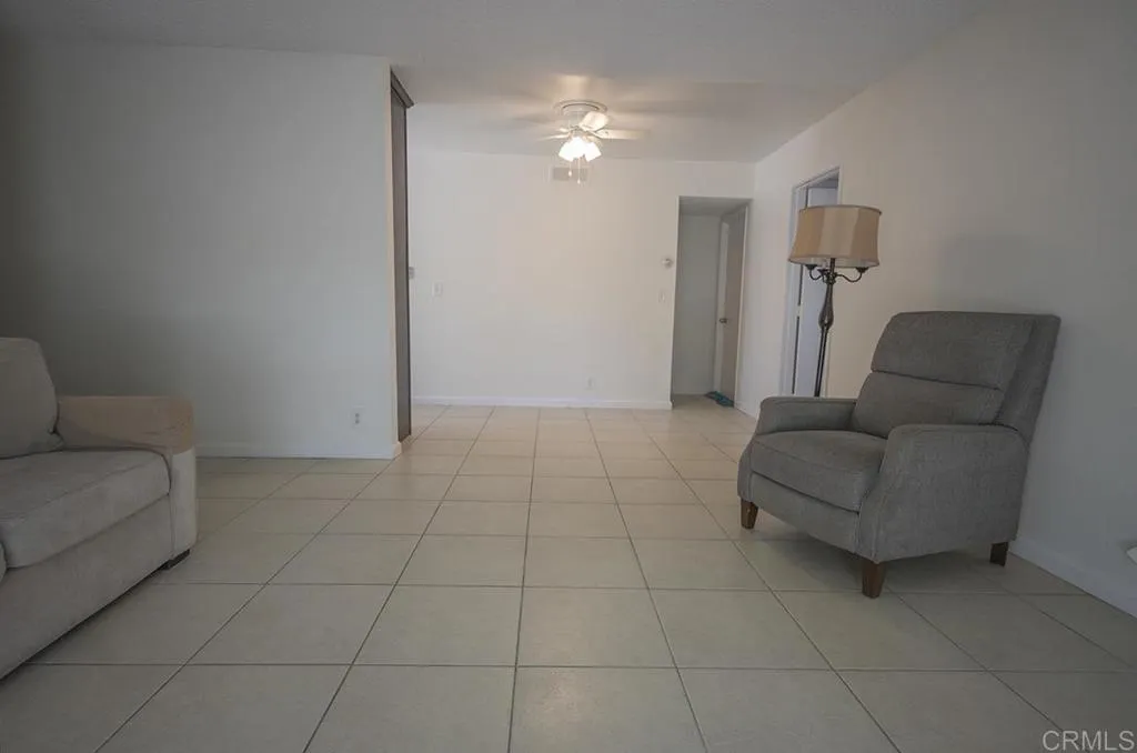 355 Calle Mariposa, Oceanside, CA 92057 - Photo 4 of 13, Oceanside, CA