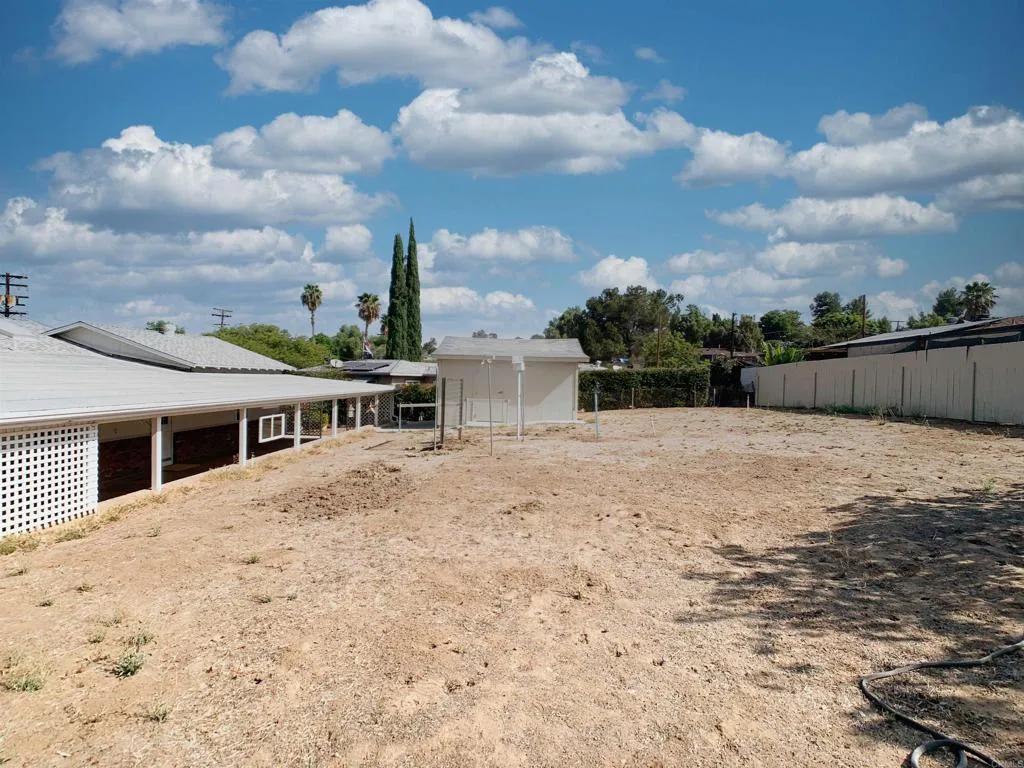 https://cdn.realtyfeed.com/cdn/127/306794494/02110636c57726c0500d03579f3fb9d1.webp