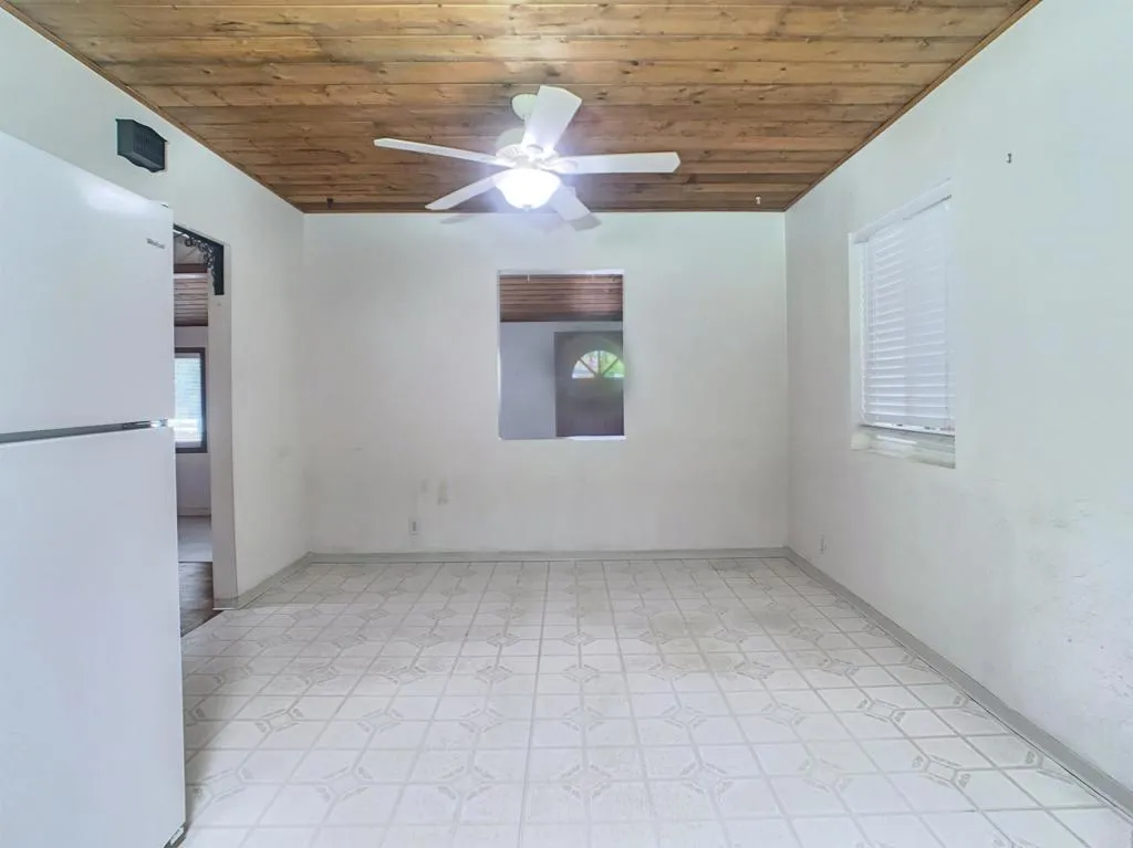 https://cdn.realtyfeed.com/cdn/127/306794494/40ac5d812df47bf7ee9e4109347f2b89.webp
