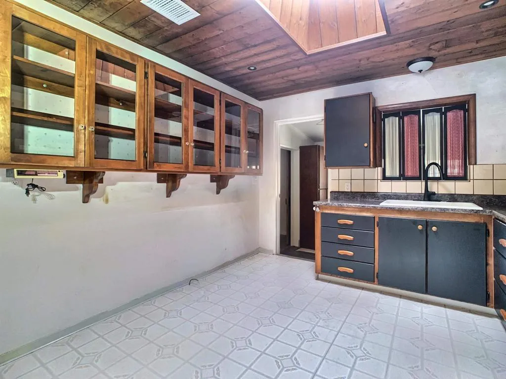 https://cdn.realtyfeed.com/cdn/127/306794494/5a2cacb14ffb03717fbd59de0a3b43d0.webp