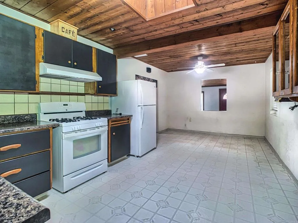 https://cdn.realtyfeed.com/cdn/127/306794494/605eb0b7920b8d8ba57c6d94e5964892.webp