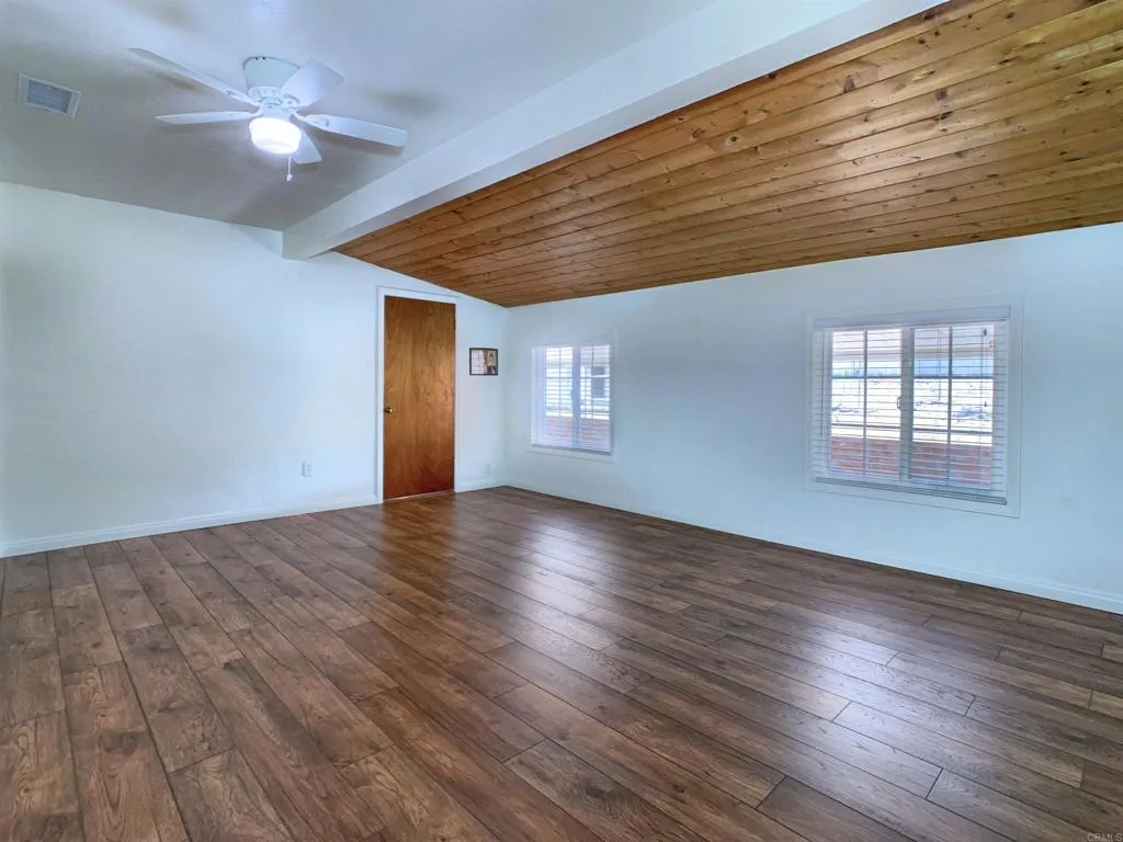 https://cdn.realtyfeed.com/cdn/127/306794494/773baadedbc0905def29f238fe76e793.webp