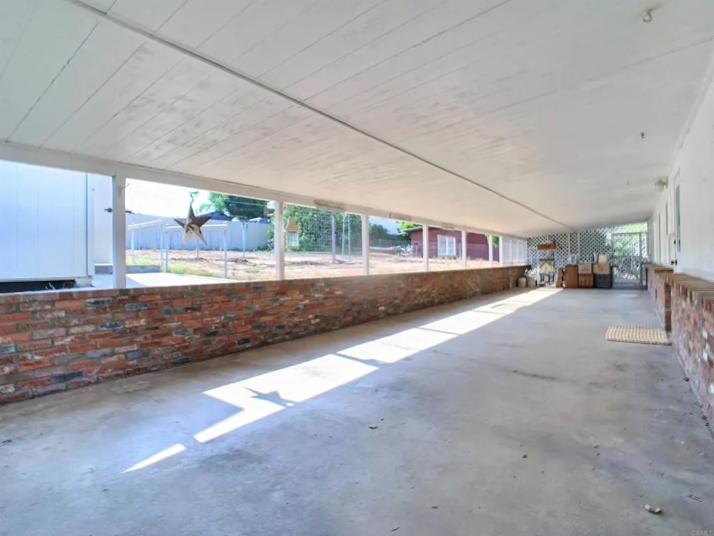 https://cdn.realtyfeed.com/cdn/127/306794494/ae41cc70576c4f87e127bb69d270d529.webp
