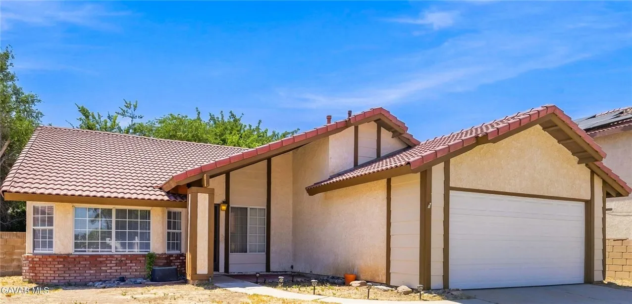 Lancaster, CA 93535