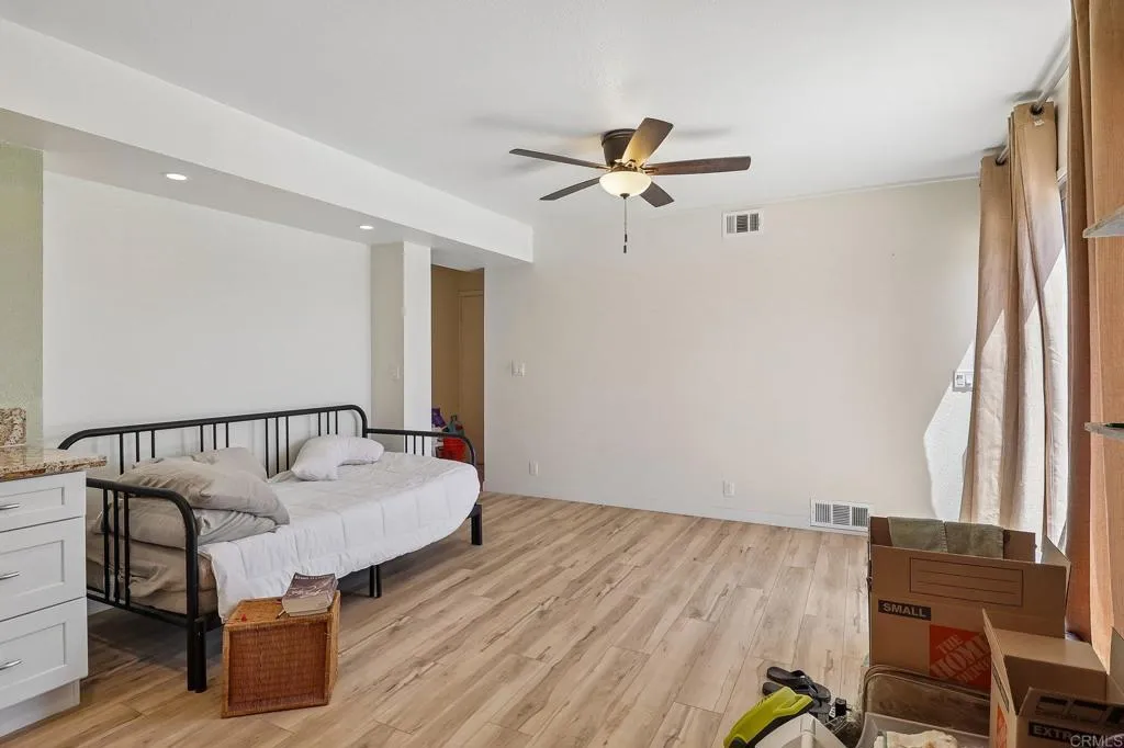 https://cdn.realtyfeed.com/cdn/127/306794697/9cdbf9f96bf3a166cd82570d3e7b4ed7.webp
