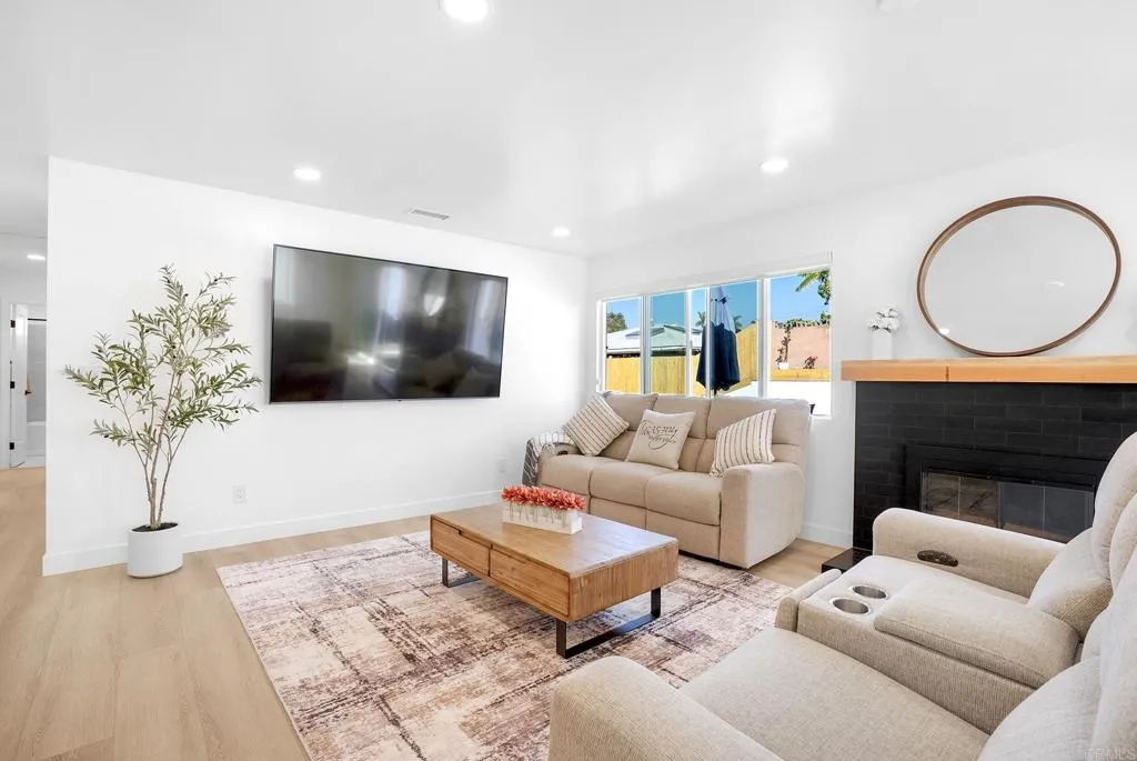 https://cdn.realtyfeed.com/cdn/127/306794730/0cf758aa88c604f0650f6cebafb9273b.webp