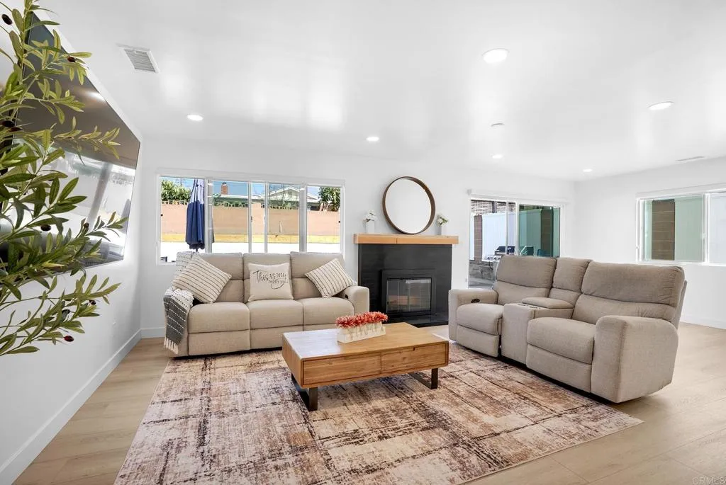 https://cdn.realtyfeed.com/cdn/127/306794730/17d4740e86c3371f05428e4d0a81e6f7.webp