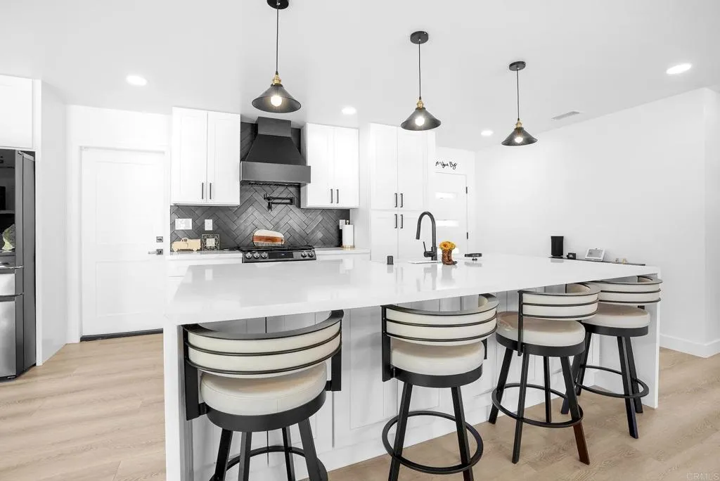https://cdn.realtyfeed.com/cdn/127/306794730/a0e9f02e58386507d0c6ec3246faa758.webp