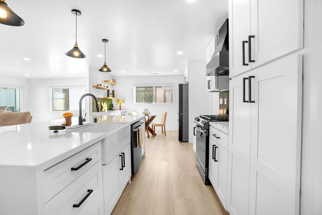 https://cdn.realtyfeed.com/cdn/127/306794730/e553cee4cbd436fe166f50f152d0b2ab.webp