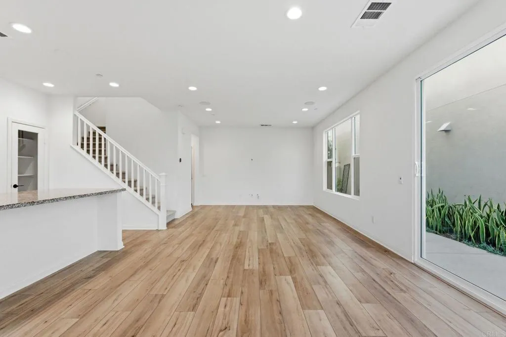 https://cdn.realtyfeed.com/cdn/127/306794743/30df7526eb185fe61dc02c53a168c883.webp