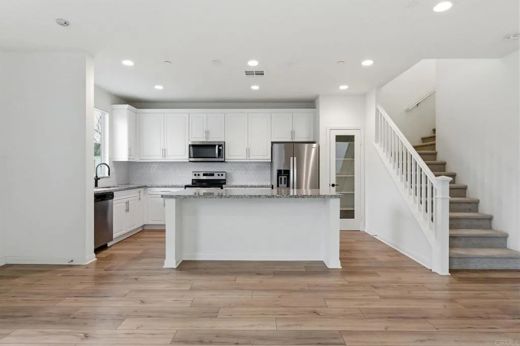 https://cdn.realtyfeed.com/cdn/127/306794743/72b9b3fa167fc0fce3558c08f9d942ad.webp
