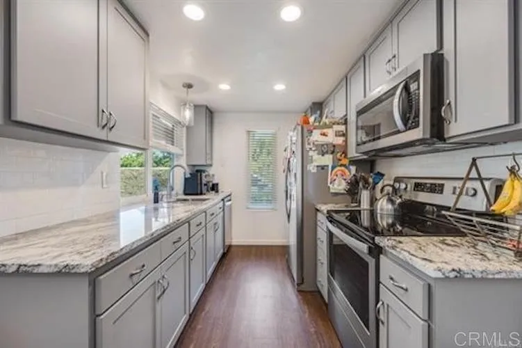 7320 Park Ridge Dr Unit #113, Del Cerro, CA 92120 - Photo 2 of 12, Del Cerro, CA