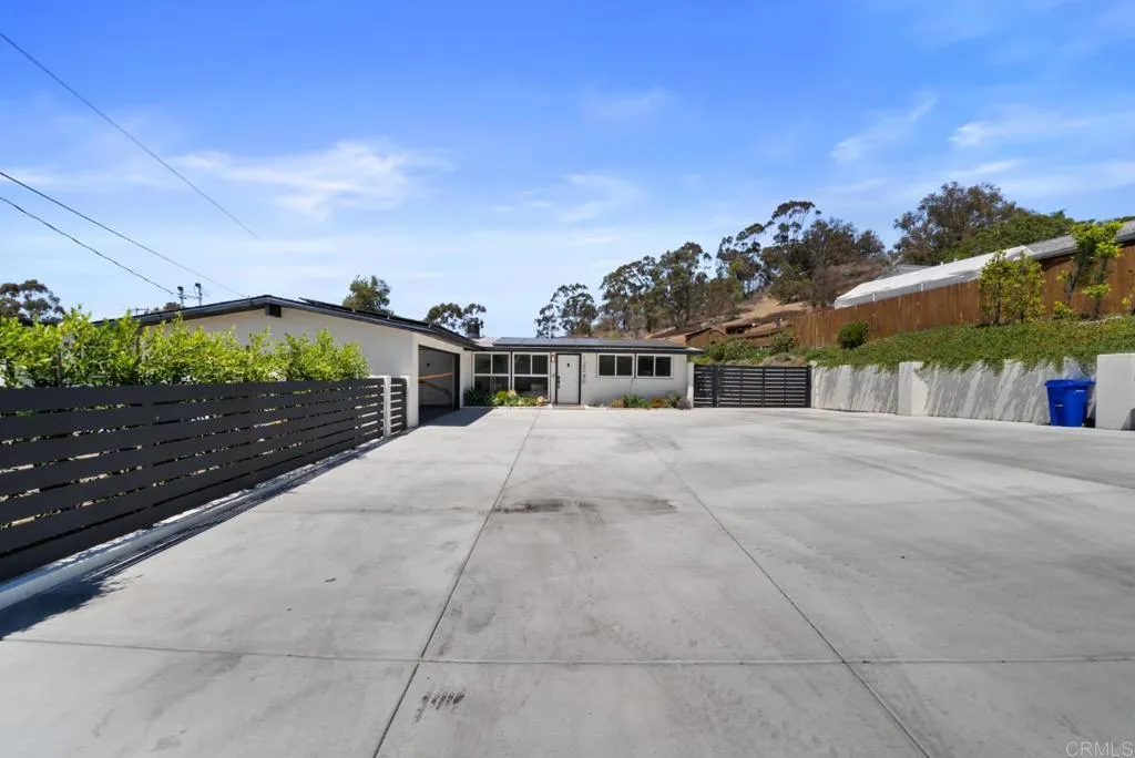 https://cdn.realtyfeed.com/cdn/127/306794864/43b0cc4103685afbeb9b222c6d21b018.webp