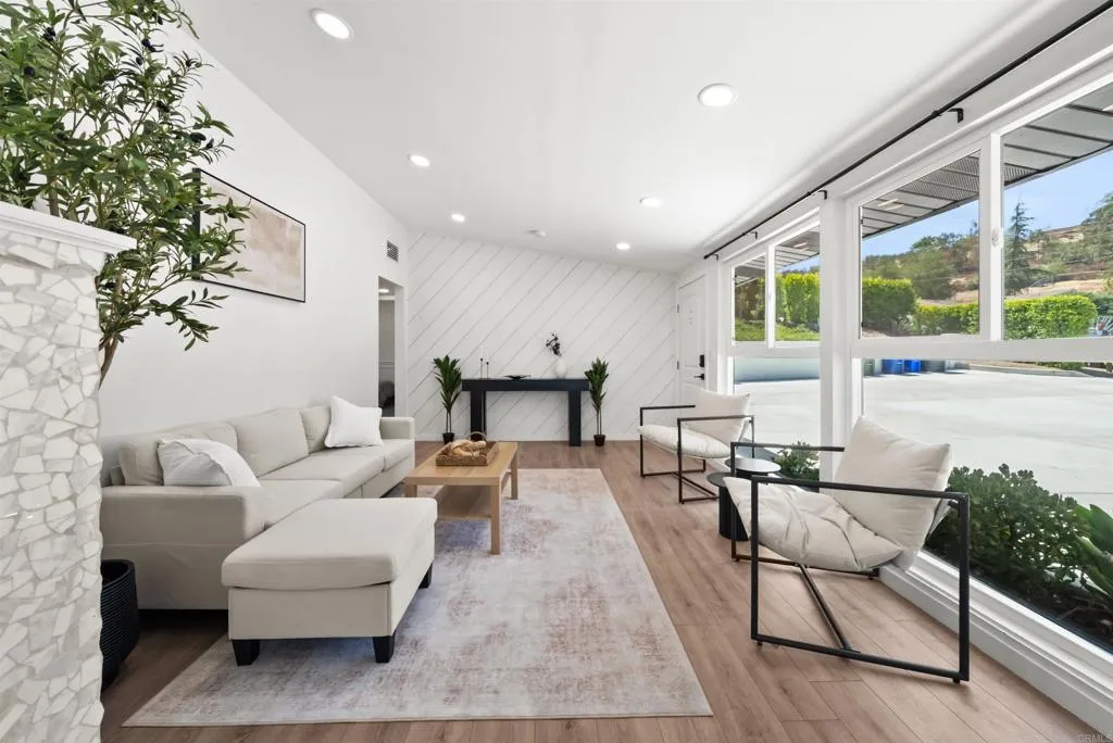 https://cdn.realtyfeed.com/cdn/127/306794864/7681ccb599f6dd4c26d8c30860efc192.webp