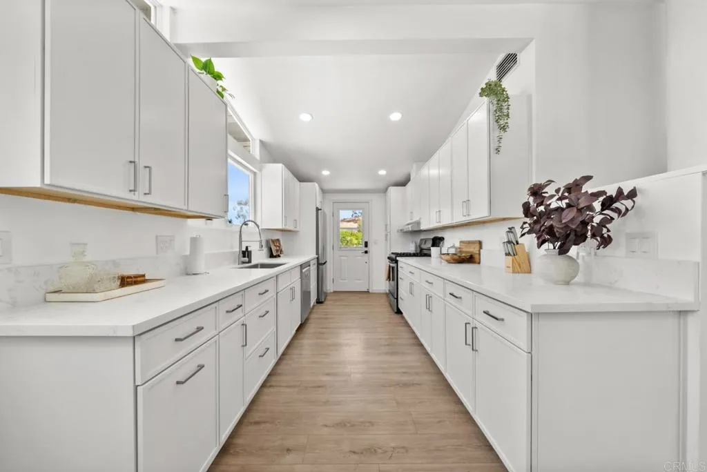 https://cdn.realtyfeed.com/cdn/127/306794864/b05fe5836bc263c96730e402cb16f241.webp