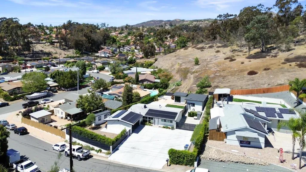 https://cdn.realtyfeed.com/cdn/127/306794864/b14d130a8ff49a612f88c80645f6d060.webp