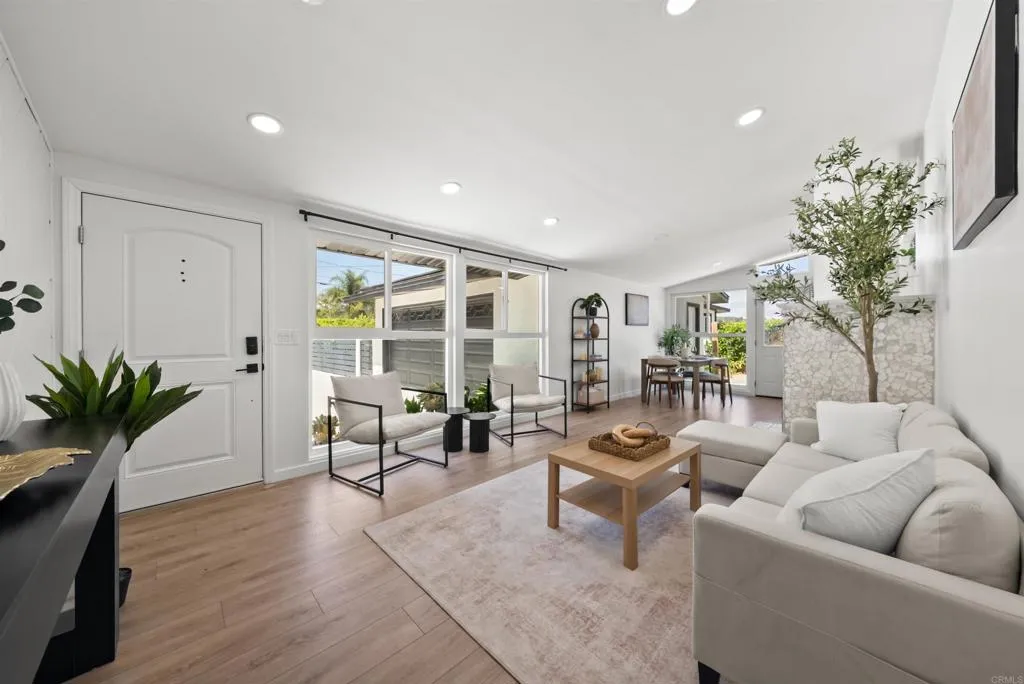https://cdn.realtyfeed.com/cdn/127/306794864/dab23ce0e7ad94a12963d3b081605f48.webp