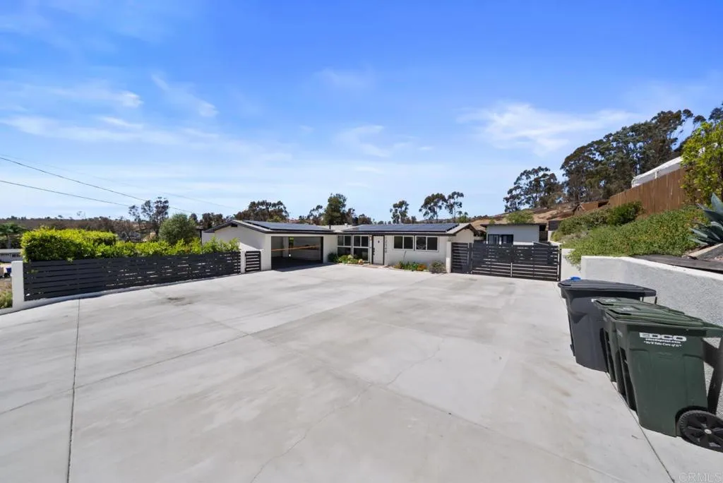 https://cdn.realtyfeed.com/cdn/127/306794864/ebe8a4bc33781066b798f5feec2591c8.webp