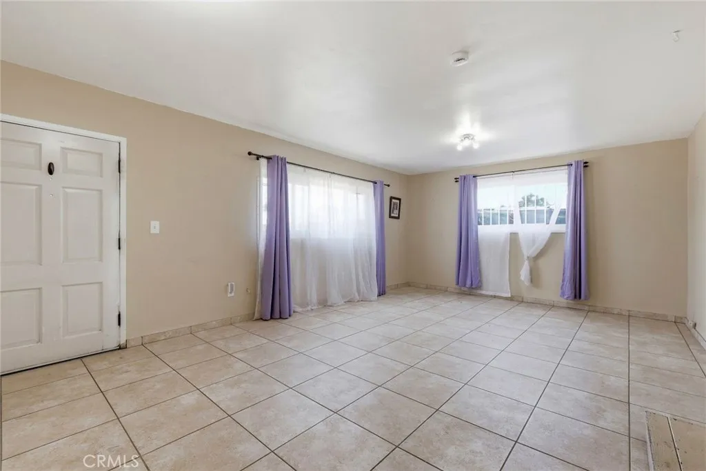 https://cdn.realtyfeed.com/cdn/127/306794884/fcb4cdbc86b05581c37a7a6dc729db52.webp
