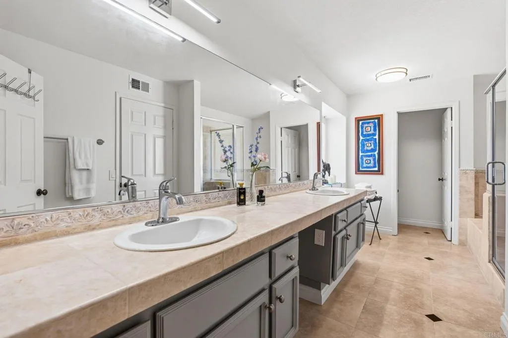 https://cdn.realtyfeed.com/cdn/127/306794948/68503bd8e26a4e5869585c8d3930c14a.webp
