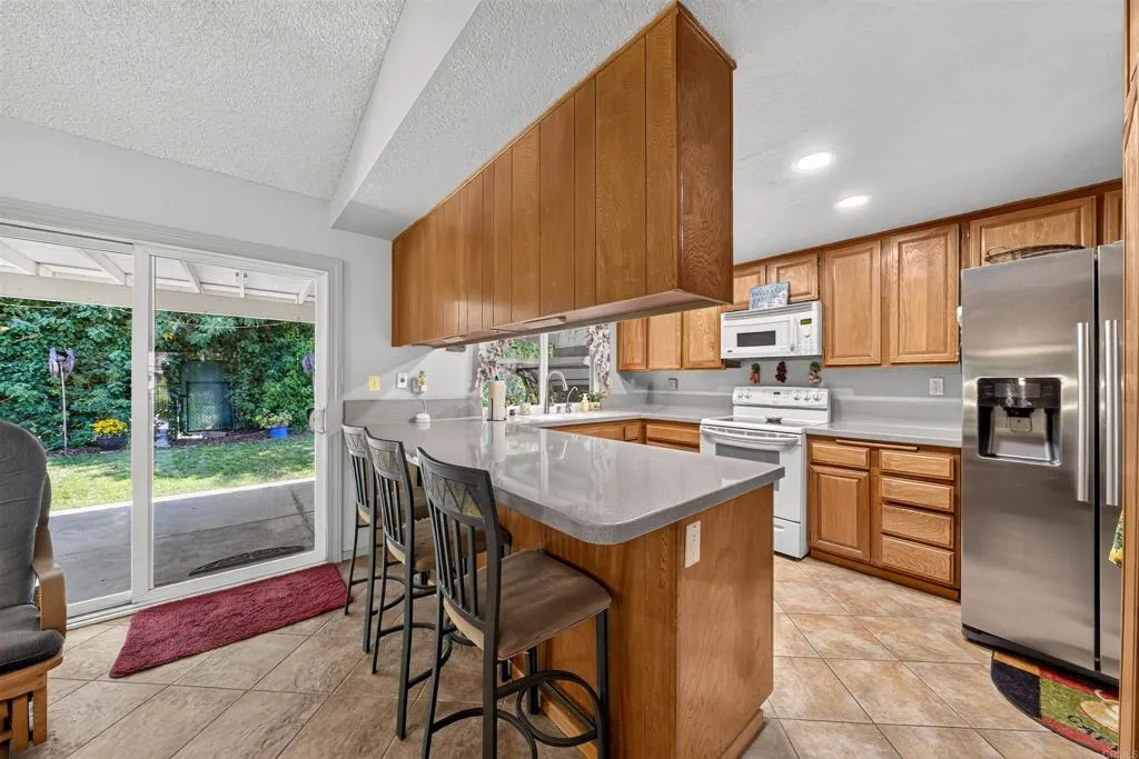 10131 Tres Lagos Court, Spring Valley, CA 91977 - Photo 4 of 18, Spring Valley, CA