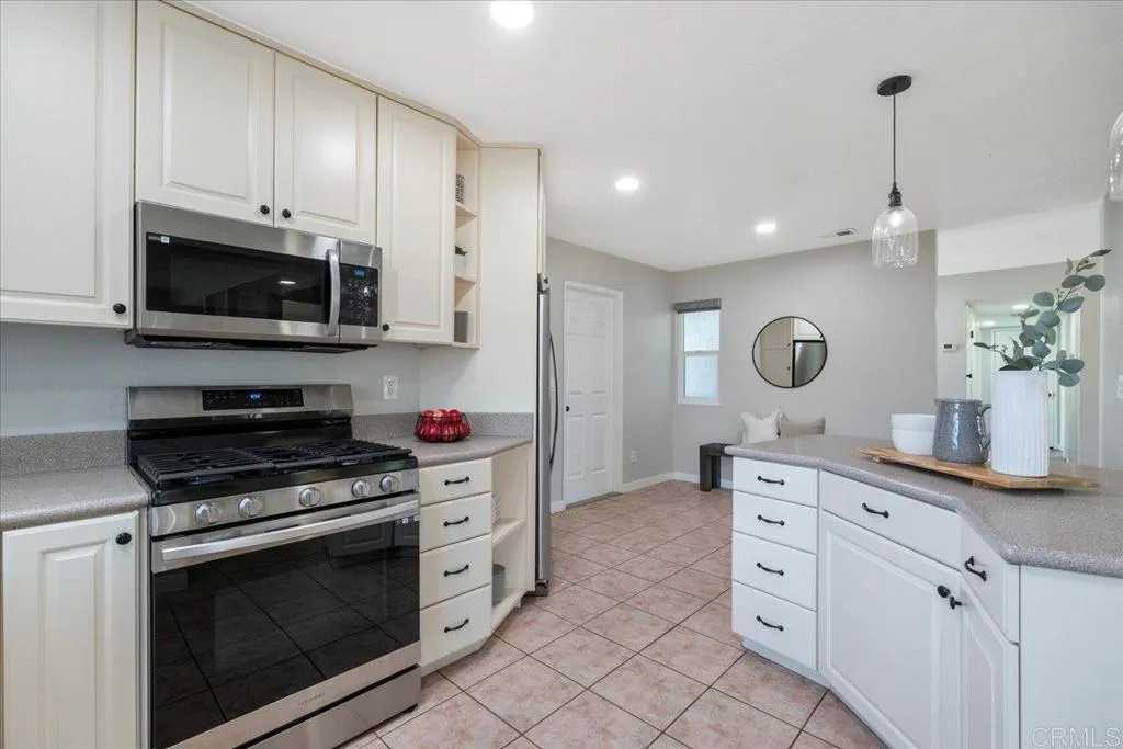 https://cdn.realtyfeed.com/cdn/127/306794977/ce982b226a52d335f7a296f2c9f7e839.webp