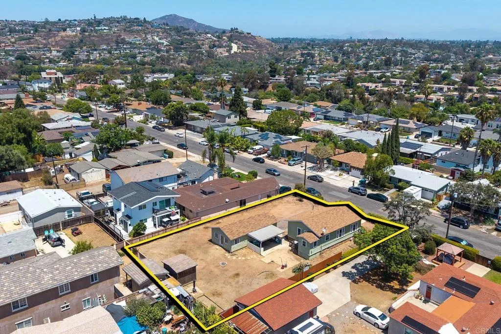 https://cdn.realtyfeed.com/cdn/127/306795031/33f8a86c4ca0db9ef28b5e403459e2a1.webp