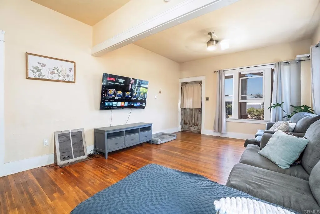 https://cdn.realtyfeed.com/cdn/127/306795031/6499a6f2965823bb151a874a9ebe8519.webp