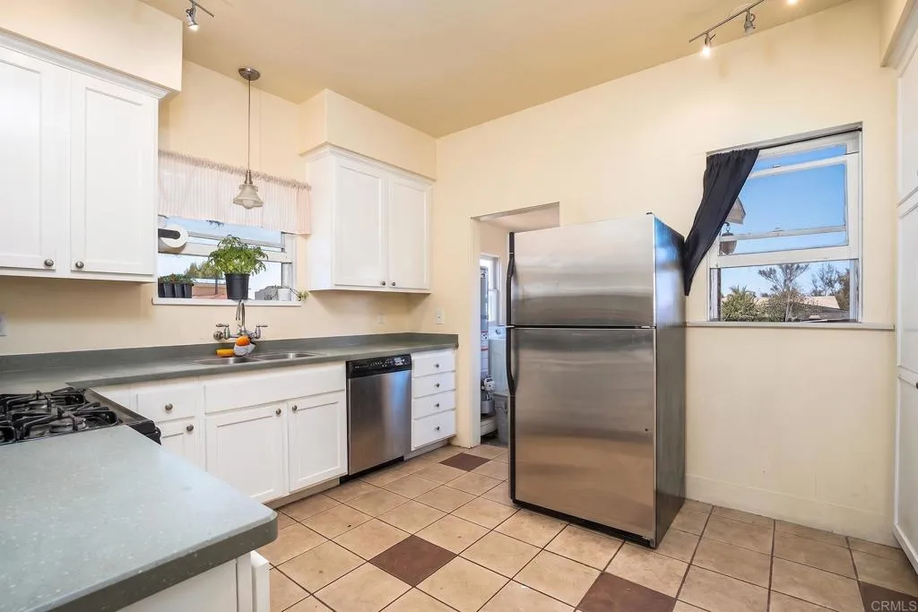 https://cdn.realtyfeed.com/cdn/127/306795031/9905f1e8d1eae43cb2a07d1beb9e877c.webp
