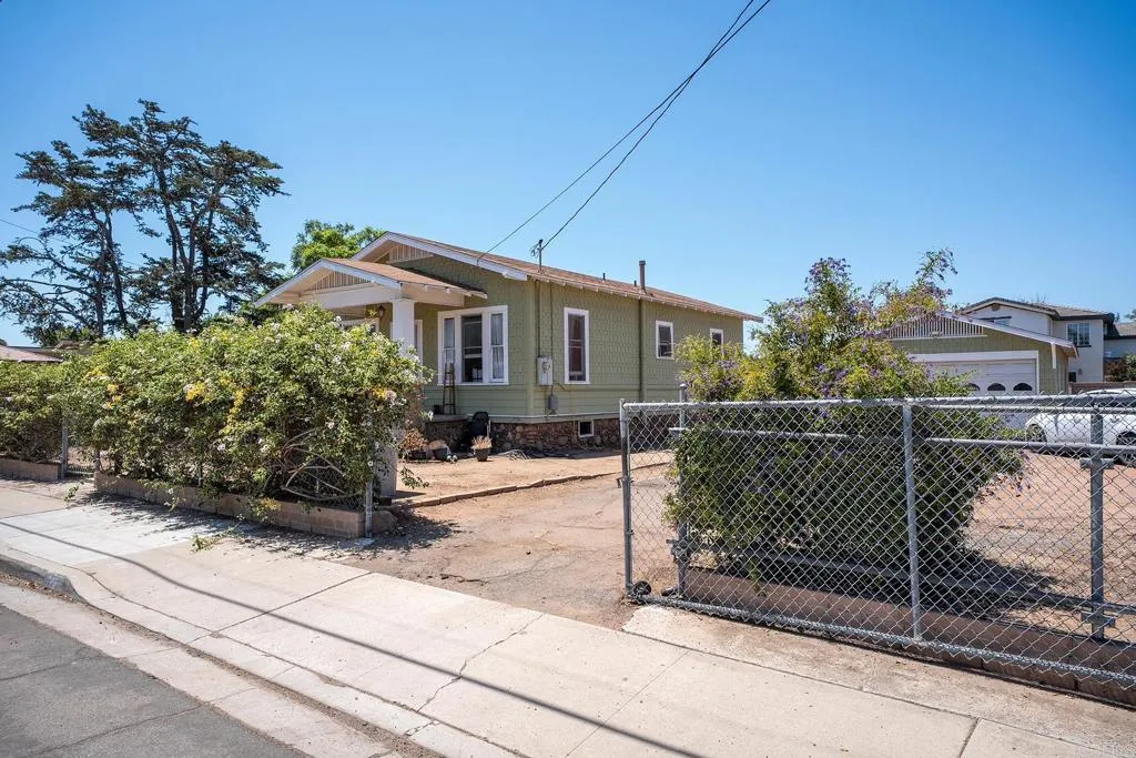 https://cdn.realtyfeed.com/cdn/127/306795031/bb085ba4ec46d00c888f119ccb6d9a09.webp