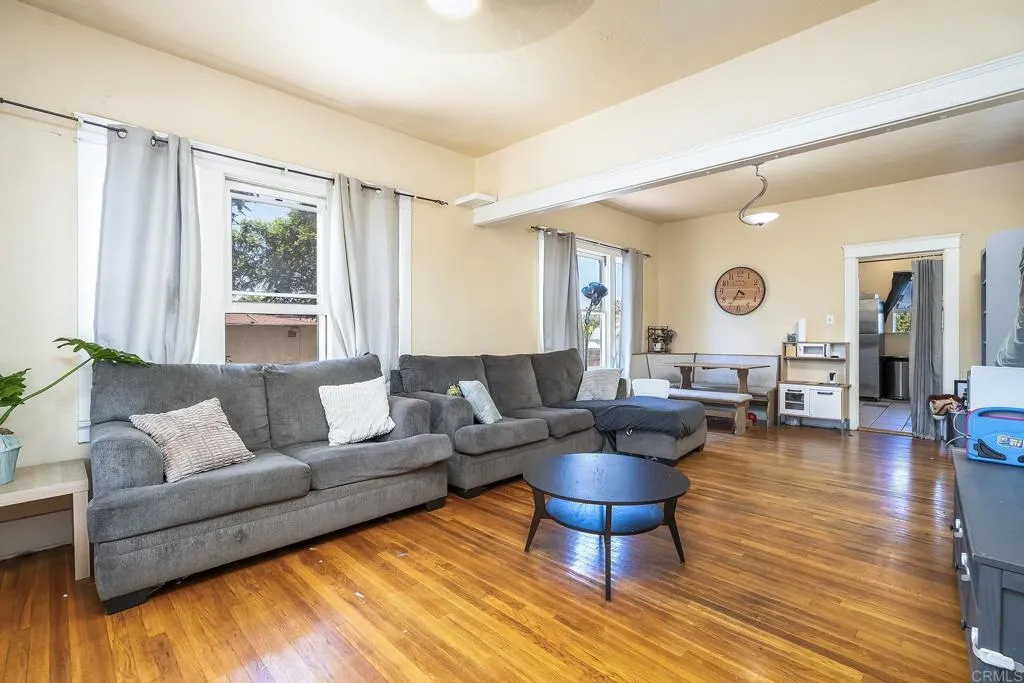 https://cdn.realtyfeed.com/cdn/127/306795031/d0c6465e3d5e97ce095c057ade4e6540.webp