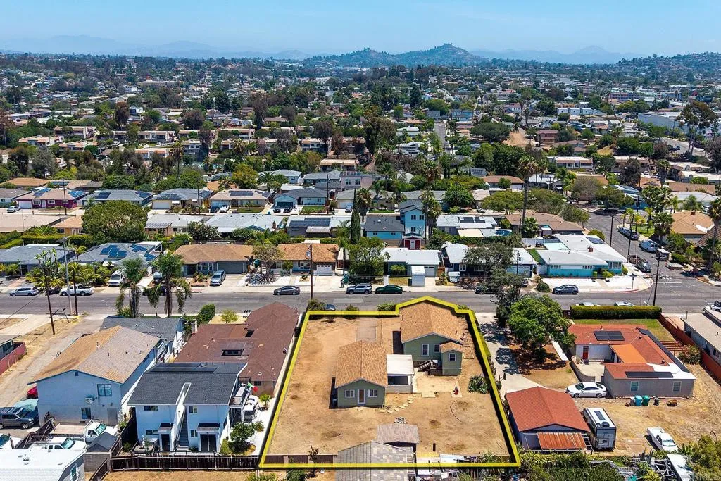 https://cdn.realtyfeed.com/cdn/127/306795031/f9eb18d915d8d9178a3bc4b60193f672.webp
