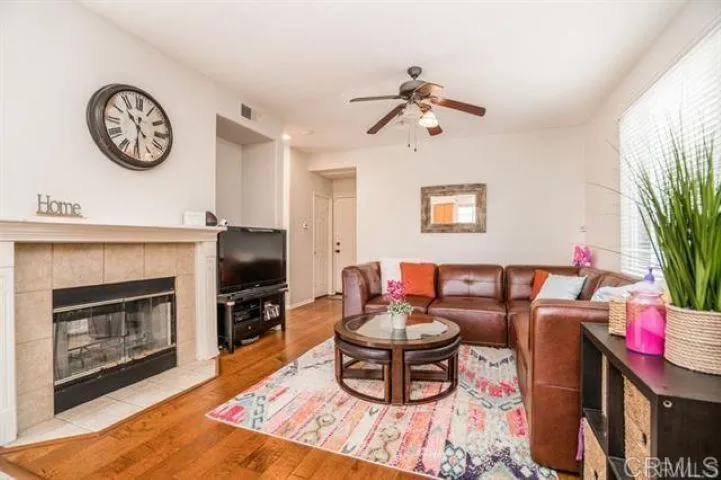 https://cdn.realtyfeed.com/cdn/127/306795035/9986166d9f402d49e49a4ab038093196.webp