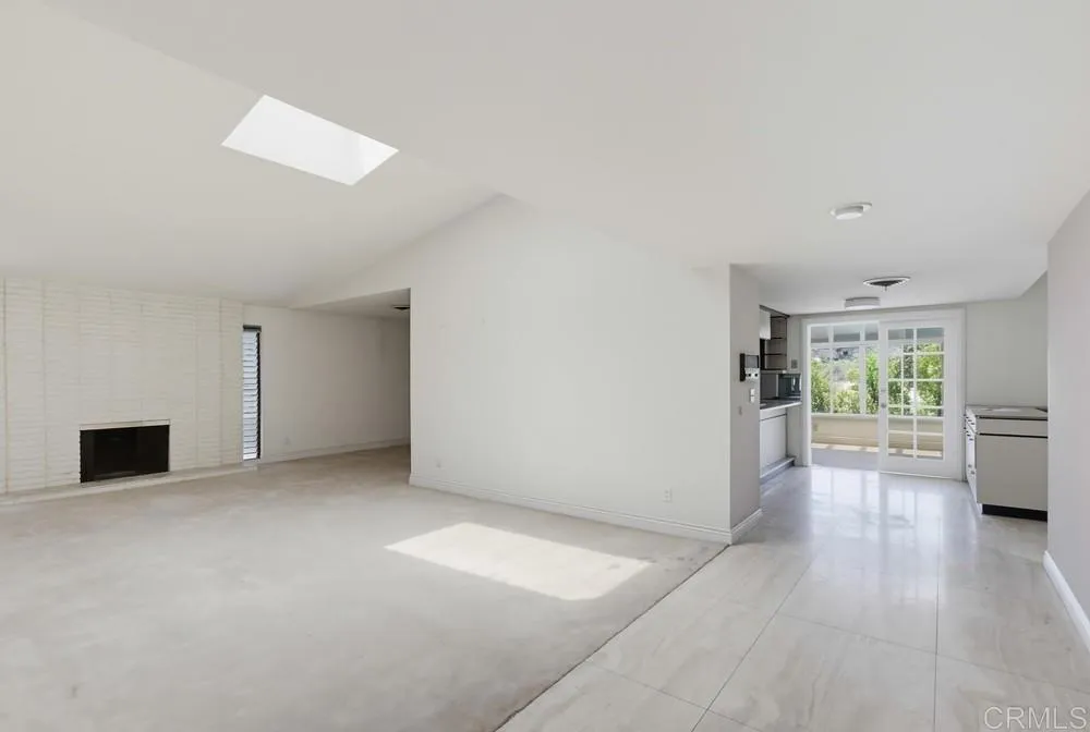 https://cdn.realtyfeed.com/cdn/127/306795048/ee8ac83c7614aaf0f66f2c9b61403bc5.webp