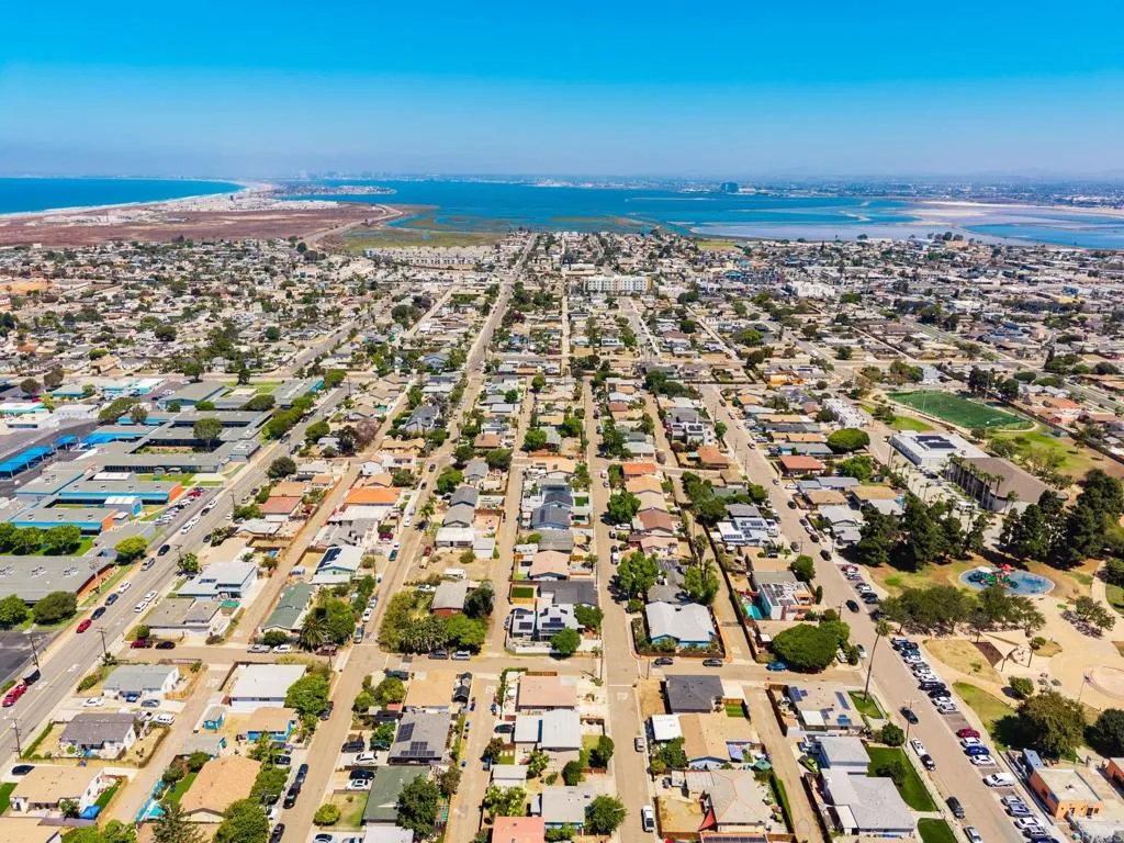 https://cdn.realtyfeed.com/cdn/127/306795070/12fe3eefe813bc5c001a76e5758d4f02.webp