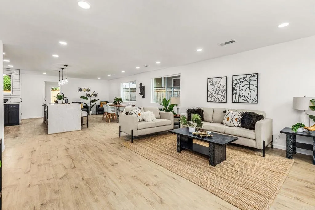 https://cdn.realtyfeed.com/cdn/127/306795070/783a31f034f0451f9578cc3c07f312ee.webp