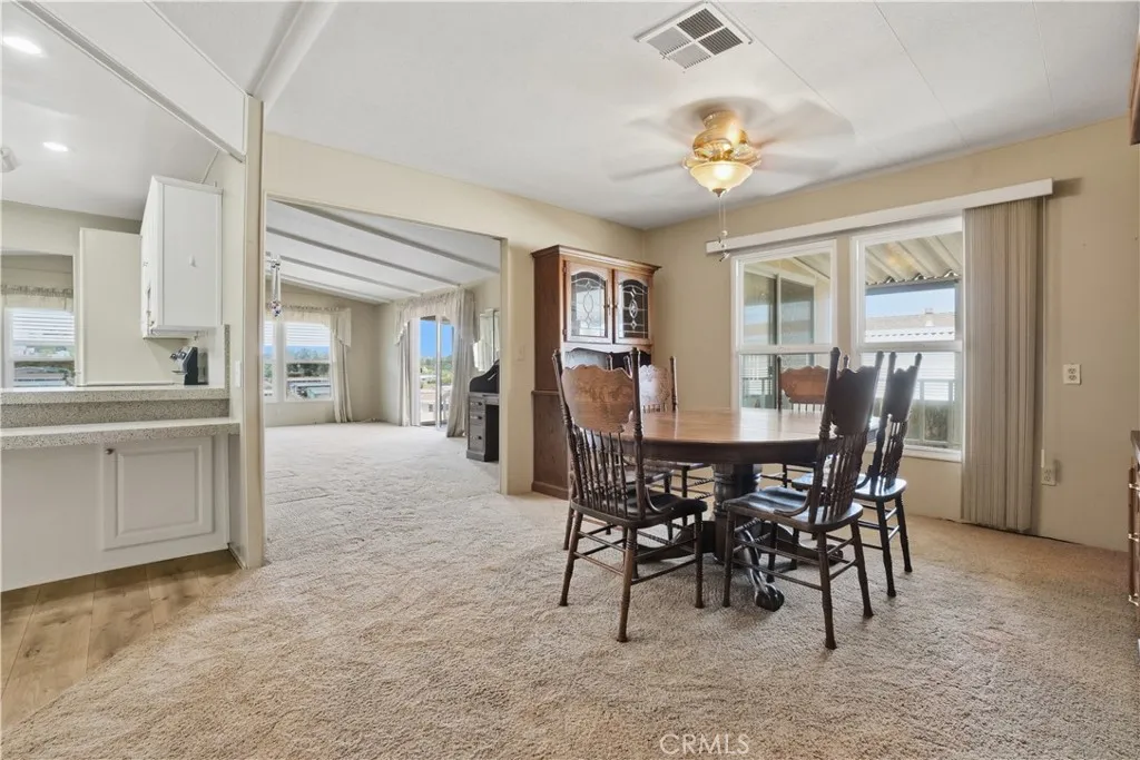 https://cdn.realtyfeed.com/cdn/127/306795112/6af45236990b8ca05229ca82757dc58c.webp