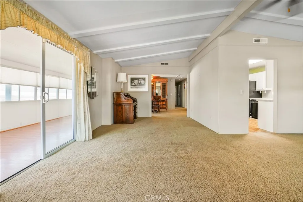 https://cdn.realtyfeed.com/cdn/127/306795112/85cb055a16dc8e9217f2a7d57120eb67.webp