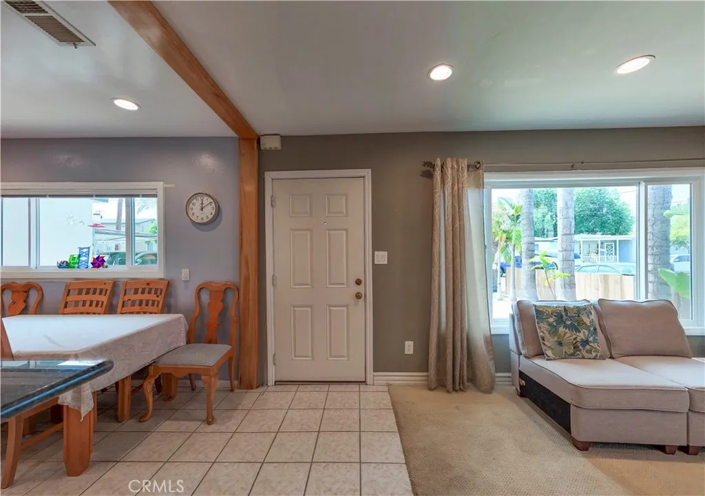 https://cdn.realtyfeed.com/cdn/127/306795277/d12e5ddbac6bfa408d3403c252dd0753.webp