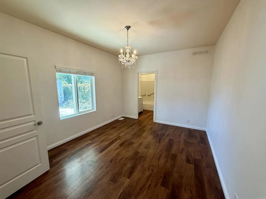 https://cdn.realtyfeed.com/cdn/127/306795300/b1766e7b7f82942b2098229f6456fdb3.webp
