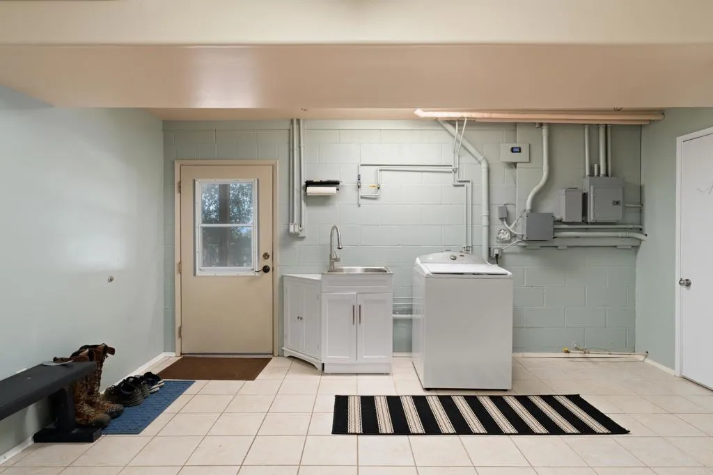 https://cdn.realtyfeed.com/cdn/127/306795310/06d641f0d933a6888ece900ef73c4ae1.webp