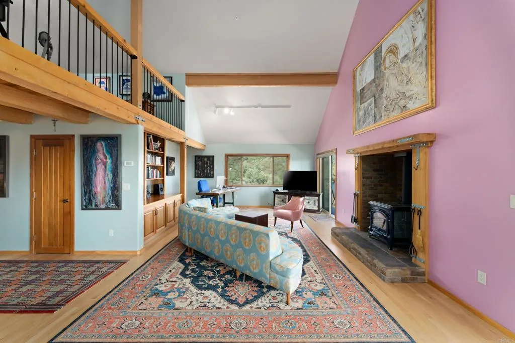 https://cdn.realtyfeed.com/cdn/127/306795310/19f5f53a5d28386657de6863c9f133b1.webp