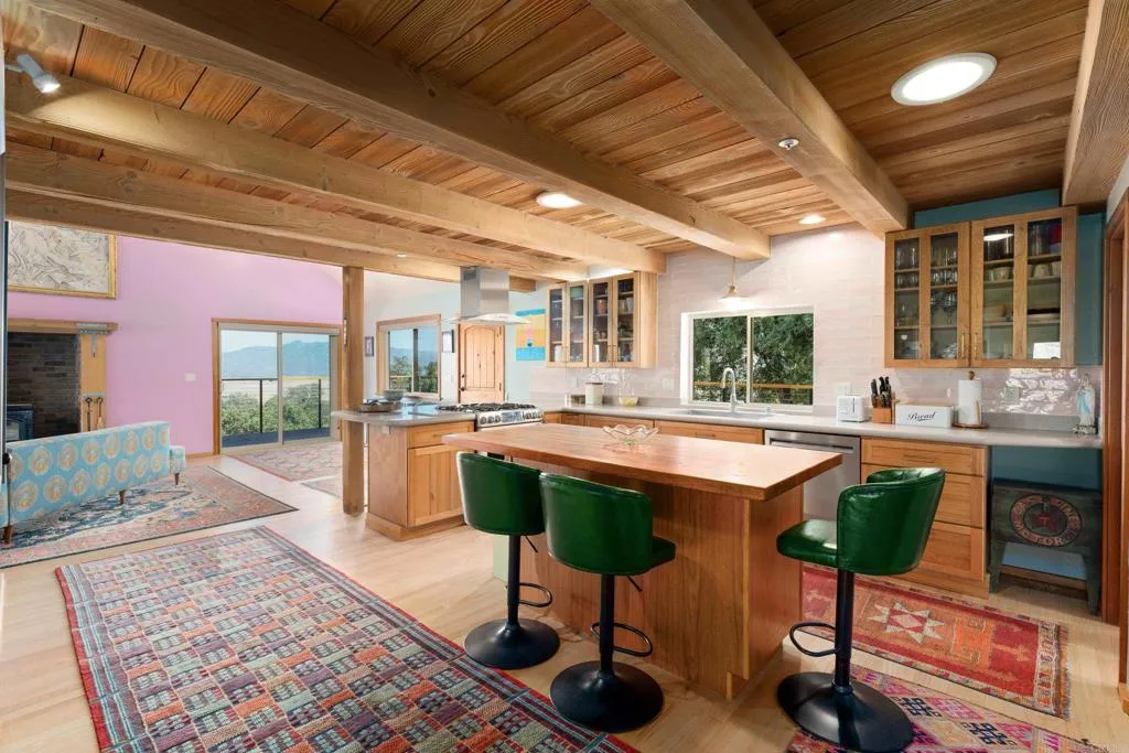 https://cdn.realtyfeed.com/cdn/127/306795310/5473bcbd4ddeedd646e93394dcd0d0cc.webp