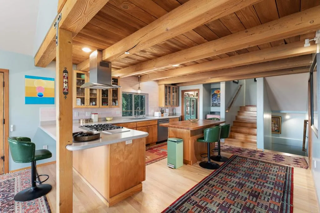 https://cdn.realtyfeed.com/cdn/127/306795310/85c2f7d146ead18dda5ffdcbd5adefb8.webp