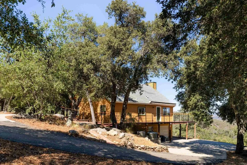 https://cdn.realtyfeed.com/cdn/127/306795310/c50cedc19883e4d0b4dfefa125437fa3.webp