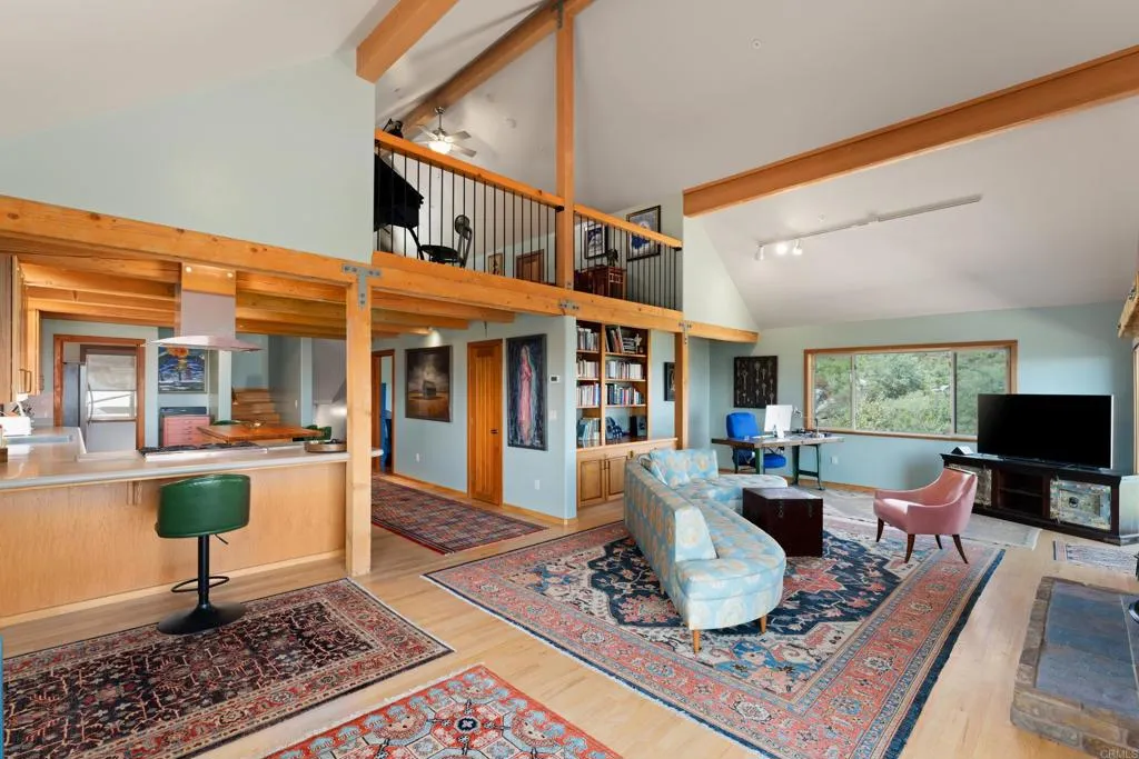https://cdn.realtyfeed.com/cdn/127/306795310/eed6c6545b5789a86a087a1f1242b0d5.webp